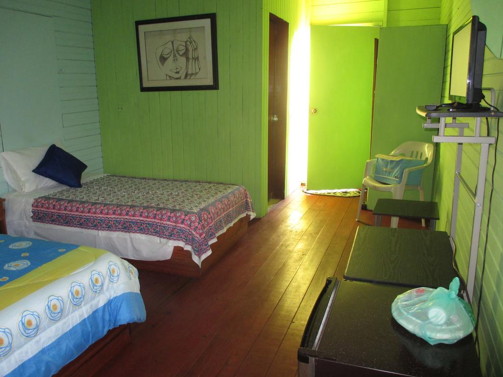 Hotel Flemming Tree Providencia Island Exterior photo