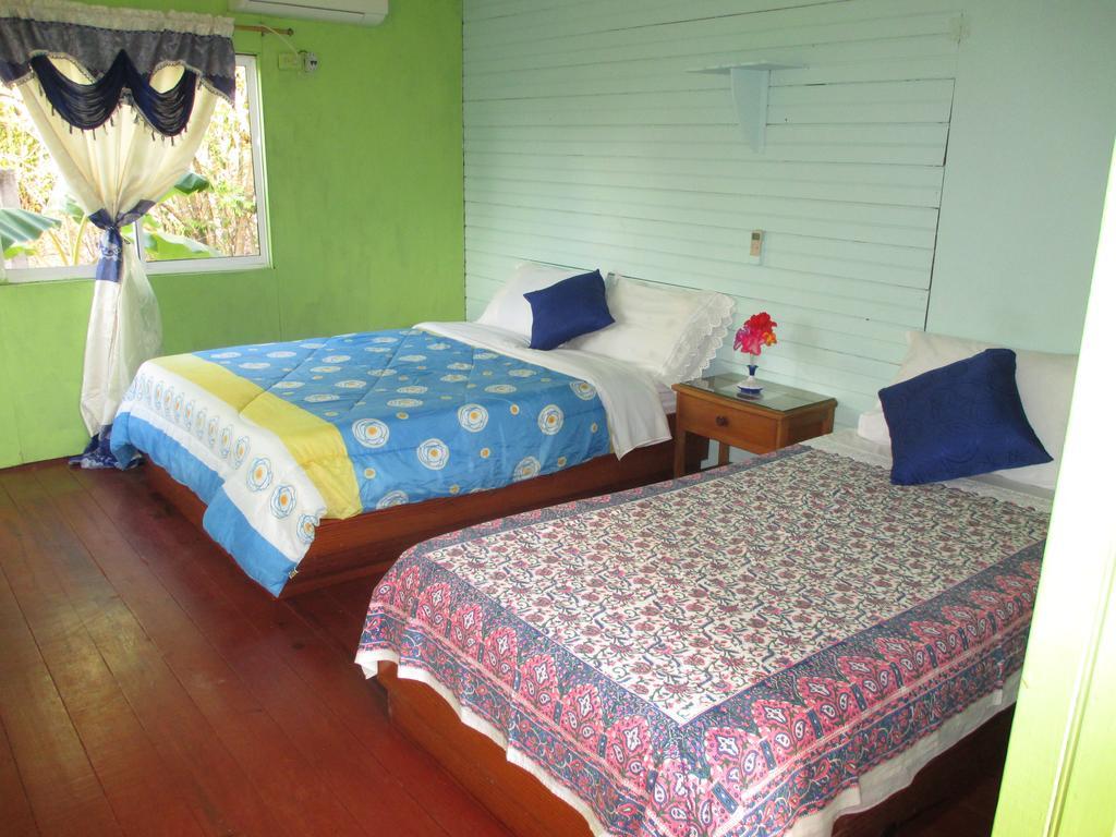 Hotel Flemming Tree Providencia Island Exterior photo