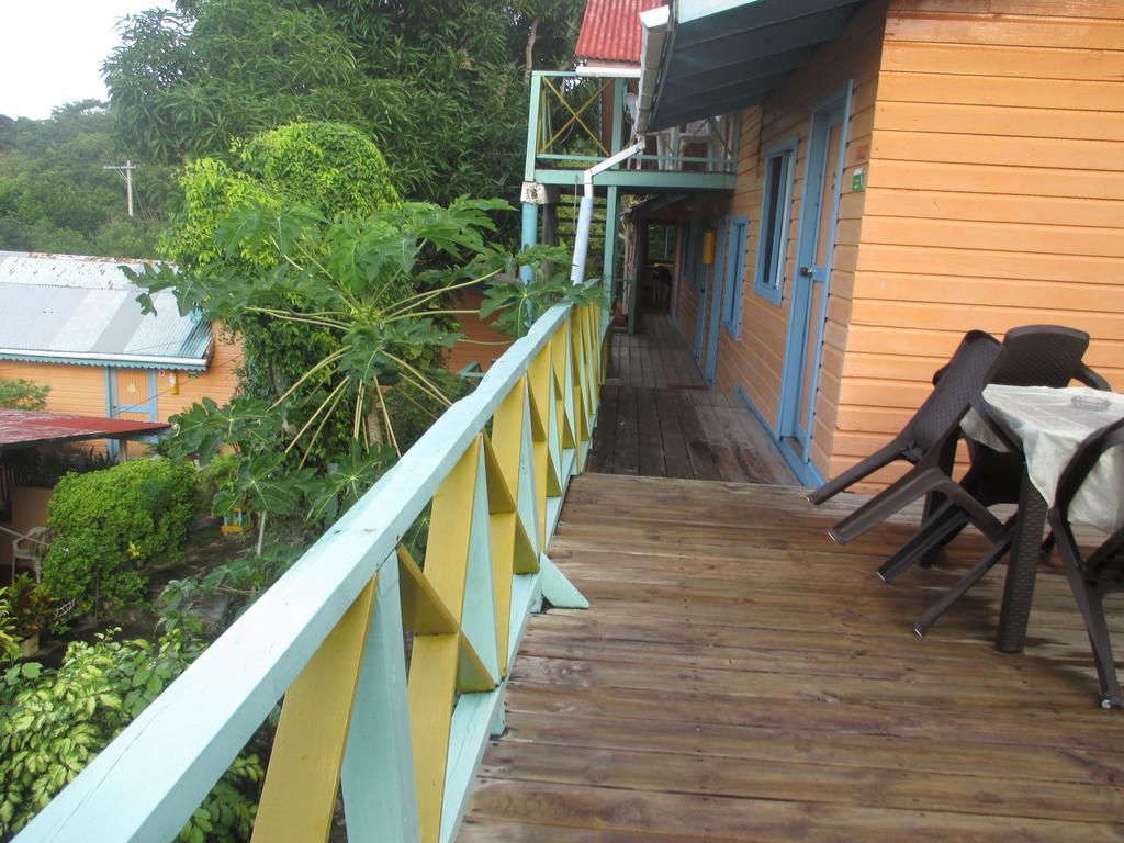 Hotel Flemming Tree Providencia Island Exterior photo